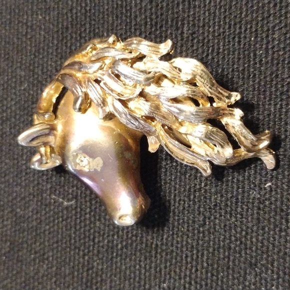 Vintage Brown Enamel Gold Tone Horse Head Brooch w/ White Rhinestone Eye - Picture 1 of 8